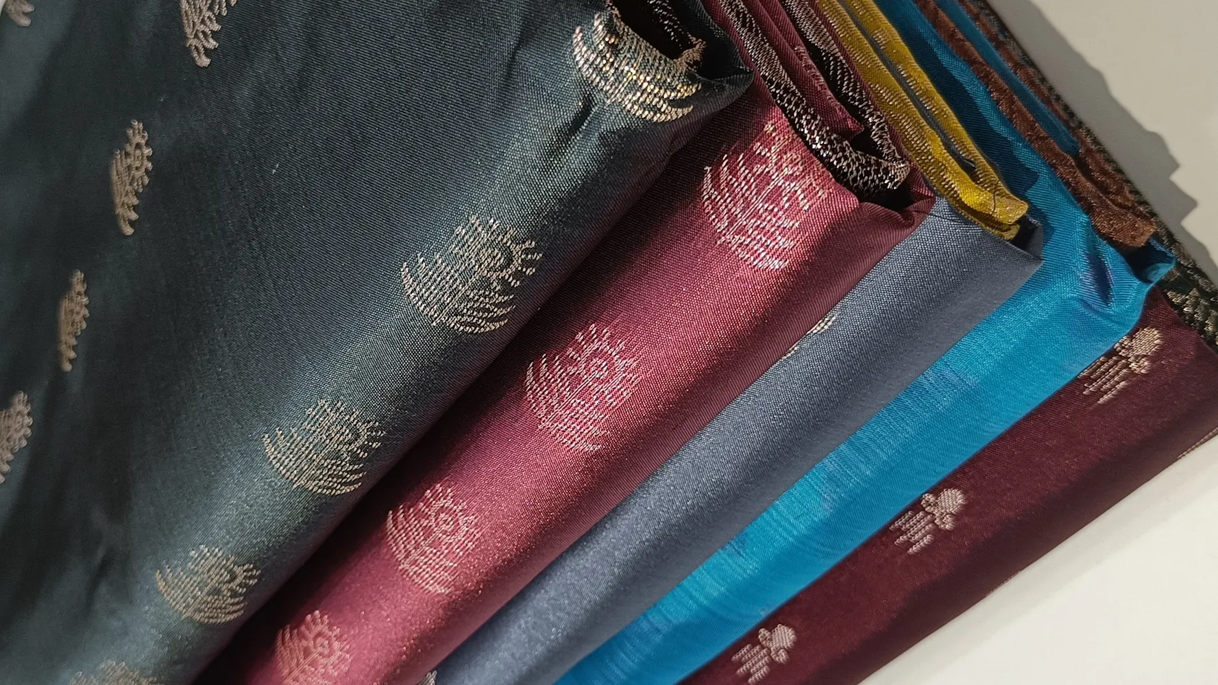 Aganayaa Saree Studio